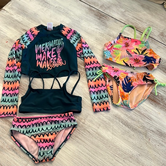 Girls swimsuit bundle (2) size XS 4/5 - Picture 1 of 1